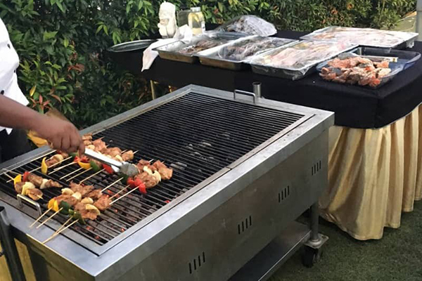 Live BBQ & Buffet